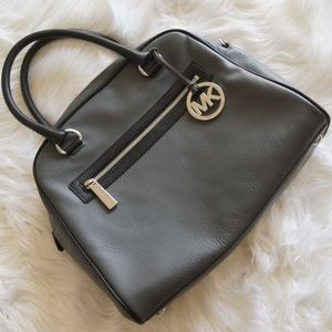 MICHALE KORS Gray Leather Bag with Silver Hardware